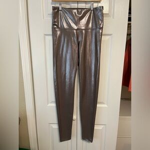 Old Navy silver shine gold metallic leggings powersoft chrome size L